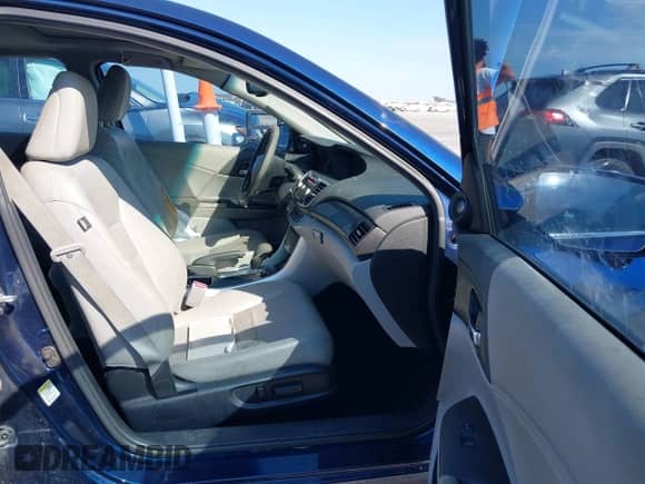 2014 Honda Accord EX-L with VIN 1HGCR2F80EA063288, listed as a IAAI auction lot 43398386 with 177,670 mi miles and . Bid and sale history available at DreamBid. Image 5.