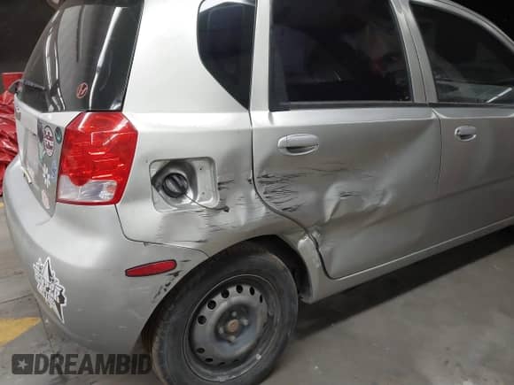 2004 Chevrolet Aveo с VIN KL1TD62624B169038, выставлен на аукционе IAAI как лот 41620372 с пробегом 101 258 миль миль и . История ставок и продаж доступна на DreamBid. Изображение 6.