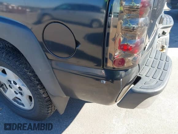 2005 Chevrolet Tahoe LS с VIN 1GNEC13T35J149519, выставлен на аукционе IAAI как лот 41552435 с пробегом 246 734 миль миль и . История ставок и продаж доступна на DreamBid. Изображение 6.
