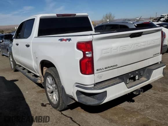 2019 Chevrolet Silverado 1500 Custom с VIN 1GCPYBEH0KZ370607, выставлен на аукционе Copart как лот 46802605 с пробегом 112 881 миль миль и Списание • Salvage title. История ставок и продаж доступна на DreamBid. Изображение 2.