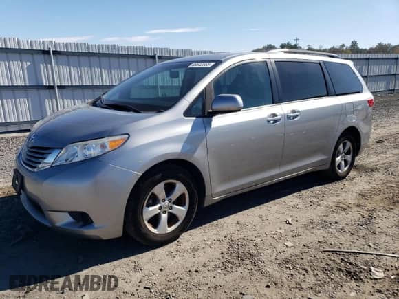 2017 Toyota Sienna LE с VIN 5TDKZ3DC7HS859762, выставлен на аукционе Copart как лот 86542865 с пробегом 108 423 миль миль и Списание • Salvage title. История ставок и продаж доступна на DreamBid. Изображение 1.