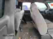 2006 GMC Sierra 1500 SLE2 z VIN 1GTEK19Z76Z130711, wystawiony jako Copart lot #82642185 z przebiegiem Nie podano mil oraz Czysty tytuł • Clean title. Historia ofert i sprzedaży dostępna na DreamBid. Obrazek 10.