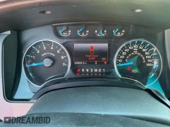 2014 Ford F-150 XL z VIN 1FTFW1CT6EKD91932, wystawiony jako Copart lot #91332095 z przebiegiem 306 835 mil mil oraz Czysty tytuł • Clean title. Historia ofert i sprzedaży dostępna na DreamBid. Obrazek 8.