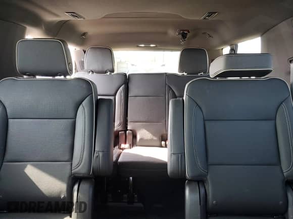 2022 Chevrolet Suburban Premier с VIN 1GNSCFKD5NR276803, выставлен на аукционе Copart как лот 83861124 с пробегом 33 059 миль миль и Списание • Salvage title. История ставок и продаж доступна на DreamBid. Изображение 10.