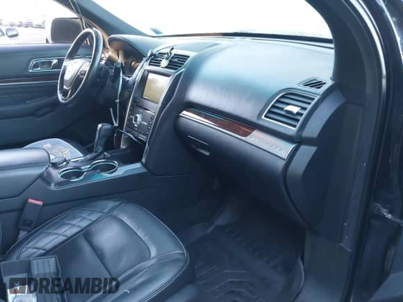 2016 Ford Explorer Platinum с VIN 1FM5K8HT0GGC80108, выставлен на аукционе IAAI как лот 43424503 с пробегом 72 260 миль миль и . История ставок и продаж доступна на DreamBid. Изображение 5.