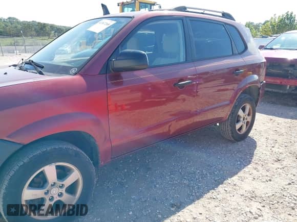 2007 Hyundai Tucson GLS z VIN KM8JM12B67U583900, wystawiony jako IAAI lot #43367268 z przebiegiem 187 923 mil mil oraz . Historia ofert i sprzedaży dostępna na DreamBid. Obrazek 6.