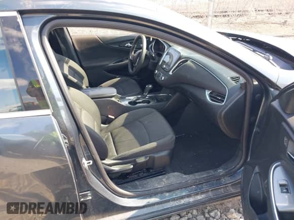 2019 Chevrolet Malibu Hybrid с VIN 1G1ZF5SU3KF184670, выставлен на аукционе IAAI как лот 41908975 с пробегом 134 589 миль миль и . История ставок и продаж доступна на DreamBid. Изображение 5.