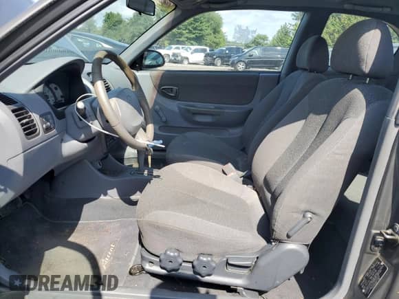 2001 Hyundai Accent GS с VIN KMHCG35C91U131429, выставлен на аукционе Copart как лот 65850374 с пробегом 46 282 миль миль и Чистый • Clean title. История ставок и продаж доступна на DreamBid. Изображение 7.