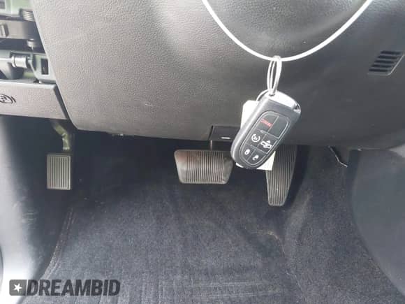 2017 Ram 1500 Rebel z VIN 1C6RR7YT9HS539938, wystawiony jako IAAI lot #42469340 z przebiegiem 98 416 mil mil oraz . Historia ofert i sprzedaży dostępna na DreamBid. Obrazek 11.