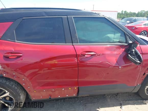 2021 Chevrolet TrailBlazer RS с VIN KL79MTSLXMB025838, выставлен на аукционе IAAI как лот 42298463 с пробегом 113 851 миль миль и . История ставок и продаж доступна на DreamBid. Изображение 11.