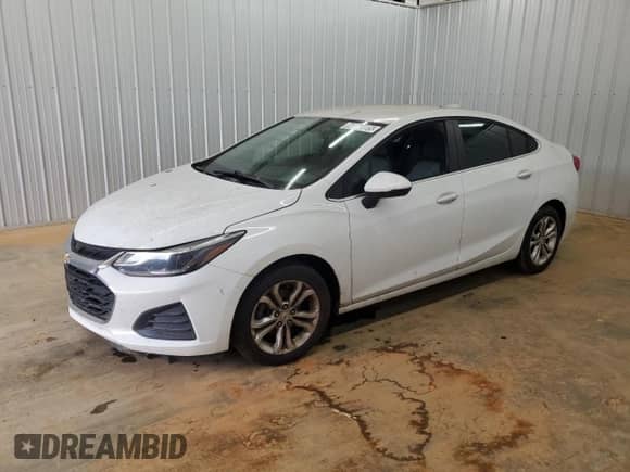 2019 Chevrolet Cruze LT с VIN 1G1BE5SM7K7110800, выставлен на аукционе Copart как лот 84283495 с пробегом 214 711 миль миль и Чистый • Clean title. История ставок и продаж доступна на DreamBid. Изображение 1.