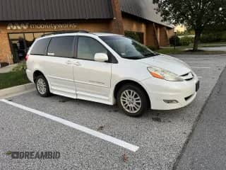 2009 Toyota Sienna XLE z VIN 5TDZK22C09S247890, wystawiony jako Copart lot #86327845 z przebiegiem 95 435 mil mil oraz Czysty tytuł • Clean title. Historia ofert i sprzedaży dostępna na DreamBid. Obrazek 1.