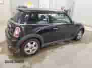 2011 MINI Hardtop with VIN WMWSU3C52BT184457, listed as a Copart auction lot 69720685 with 125,145 mi miles and Clean title. Bid and sale history available at DreamBid. Image 3.
