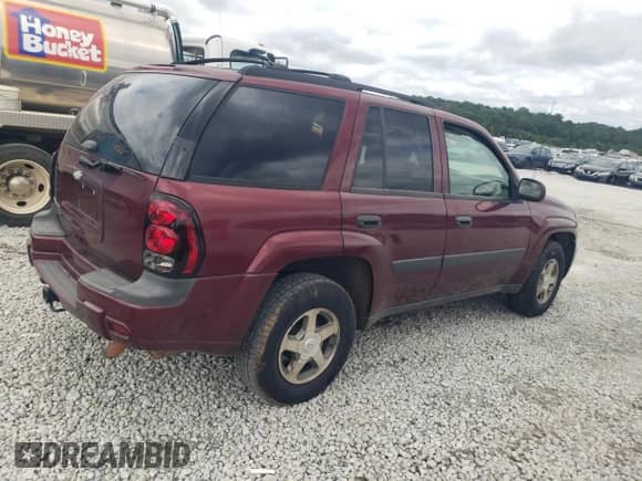 2005 Chevrolet TrailBlazer LS with VIN 1GNDS13S052276731, listed as a Copart auction lot 68154585 with 205,633 mi miles and Salvage title. Bid and sale history available at DreamBid. Image 3.