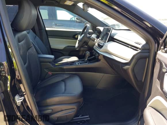2025 Jeep Compass Limited with VIN 3C4NJDCN5ST501442, listed as a IAAI auction lot 42595950 with 667 mi miles and . Bid and sale history available at DreamBid. Image 5.