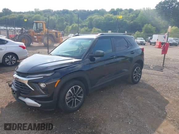 2025 Chevrolet TrailBlazer LT с VIN KL79MPSP4SB000134, выставлен на аукционе IAAI как лот 42803470 с пробегом 9 444 миль миль и . История ставок и продаж доступна на DreamBid. Изображение 2.