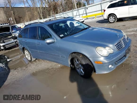 2005 Mercedes-Benz C 240 with VIN WDBRH81J05F552977, listed as a Copart auction lot 85506104 with 185,373 mi miles and Clean title. Bid and sale history available at DreamBid. Image 4.