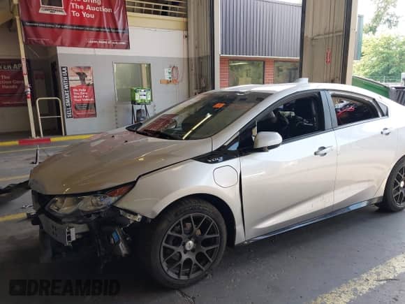 2017 Chevrolet Volt Premier с VIN 1G1RD6S58HU158347, выставлен на аукционе IAAI как лот 43076762 с пробегом Не указан миль и . История ставок и продаж доступна на DreamBid. Изображение 6.