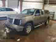 2012 GMC Sierra 1500 SLE z VIN 1GTR2VE71CZ327608, wystawiony jako Copart lot #84034025 z przebiegiem 160 939 mil mil oraz Czysty tytuł • Clean title. Historia ofert i sprzedaży dostępna na DreamBid. Obrazek 1.