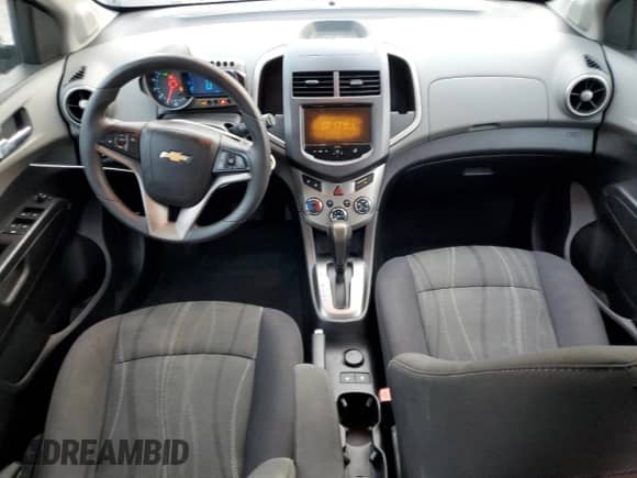 2013 Chevrolet Sonic LT с VIN 1G1JC6SB2D4201323, выставлен на аукционе Copart как лот 89554685 с пробегом 70 677 миль миль и Чистый • Clean title. История ставок и продаж доступна на DreamBid. Изображение 8.