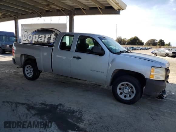 2010 Chevrolet Silverado 1500 with VIN 1GCSCPEA3AZ139675, listed as a Copart auction lot 55034675 with 141,314 mi miles and Salvage title. Bid and sale history available at DreamBid. Image 4.