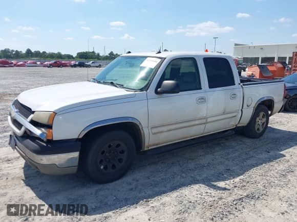 2005 Chevrolet Silverado 1500 LS z VIN 2GCEC13T751219963, wystawiony jako IAAI lot #42260184 z przebiegiem 341 598 mil mil oraz . Historia ofert i sprzedaży dostępna na DreamBid. Obrazek 2.