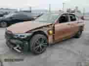 2022 BMW 3 Series 330e xDrive z VIN WBA5P9C05NFM75095, wystawiony jako Copart lot #68733985 z przebiegiem 13 462 mil mil oraz Szkoda całkowita • Salvage title. Historia ofert i sprzedaży dostępna na DreamBid. Obrazek 1.