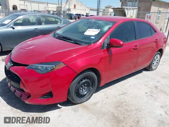 2019 Toyota Corolla L с VIN 5YFBURHE3KP924684, выставлен на аукционе IAAI как лот 42776353 с пробегом 71 974 миль миль и . История ставок и продаж доступна на DreamBid. Изображение 17.