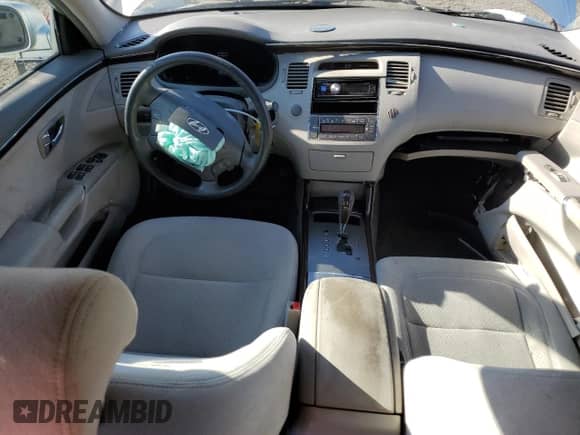 2011 Hyundai Azera GLS z VIN KMHFC4DD9BA532992, wystawiony jako Copart lot #89530105 z przebiegiem 211 041 mil mil oraz Szkoda całkowita • Salvage title. Historia ofert i sprzedaży dostępna na DreamBid. Obrazek 8.