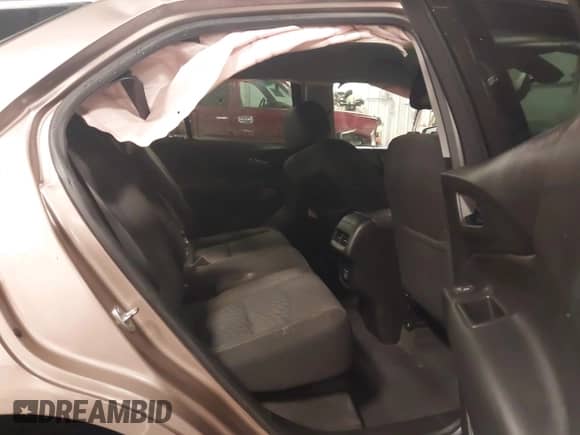 2019 Chevrolet Equinox LT z VIN 2GNAXTEV3K6137229, wystawiony jako IAAI lot #43252422 z przebiegiem 151 840 mil mil oraz . Historia ofert i sprzedaży dostępna na DreamBid. Obrazek 8.