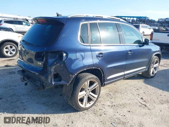 2016 Volkswagen Tiguan S z VIN WVGAV7AX7GW014264, wystawiony jako IAAI lot #43094564 z przebiegiem 98 866 mil mil oraz . Historia ofert i sprzedaży dostępna na DreamBid. Obrazek 4.