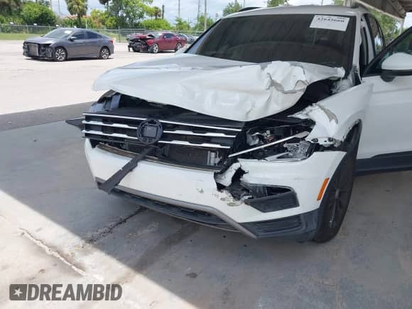 2019 Volkswagen Tiguan S с VIN 3VV1B7AXXKM050067, выставлен на аукционе IAAI как лот 42645660 с пробегом 37 131 миль миль и . История ставок и продаж доступна на DreamBid. Изображение 6.