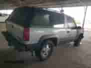 1994 Chevrolet Blazer z VIN 1GNEK18K1RJ352367, wystawiony jako Copart lot #71474455 z przebiegiem Nie podano mil oraz Szkoda całkowita • Salvage title. Historia ofert i sprzedaży dostępna na DreamBid. Obrazek 3.