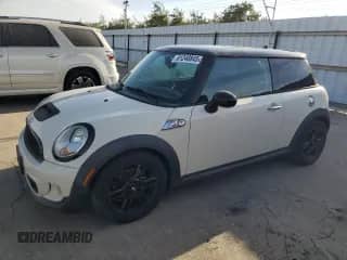 2012 MINI Hardtop S с VIN WMWSV3C50CTY18072, выставлен на аукционе Copart как лот 81248845 с пробегом 133 501 миль миль и Чистый • Clean title. История ставок и продаж доступна на DreamBid. Изображение 1.