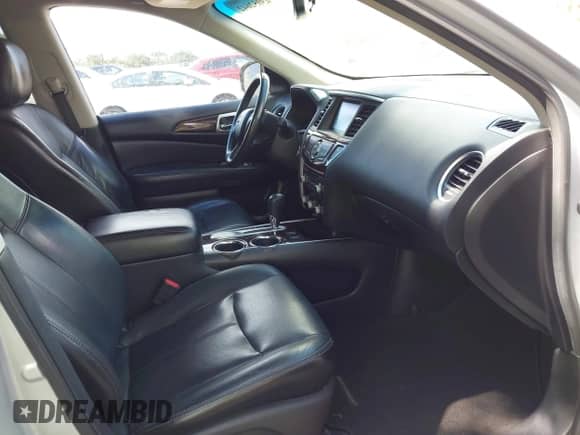 2013 Nissan Pathfinder SV с VIN 5N1AR2MN8DC636208, выставлен на аукционе IAAI как лот 43052642 с пробегом 171 903 миль миль и . История ставок и продаж доступна на DreamBid. Изображение 5.