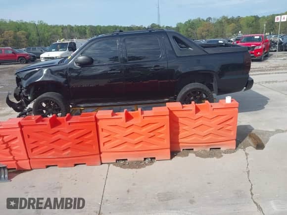 2011 Chevrolet Avalanche LT с VIN 3GNTKFE35BG256847, выставлен на аукционе IAAI как лот 41854804 с пробегом 206 571 миль миль и . История ставок и продаж доступна на DreamBid. Изображение 14.