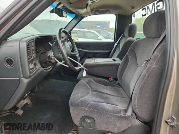 2000 GMC Sierra 1500 z VIN 1GTEK14W0YZ189857, wystawiony jako Copart lot #65653585 z przebiegiem 191 262 mil mil oraz Nie do naprawy • Non repairable. Historia ofert i sprzedaży dostępna na DreamBid. Obrazek 7.