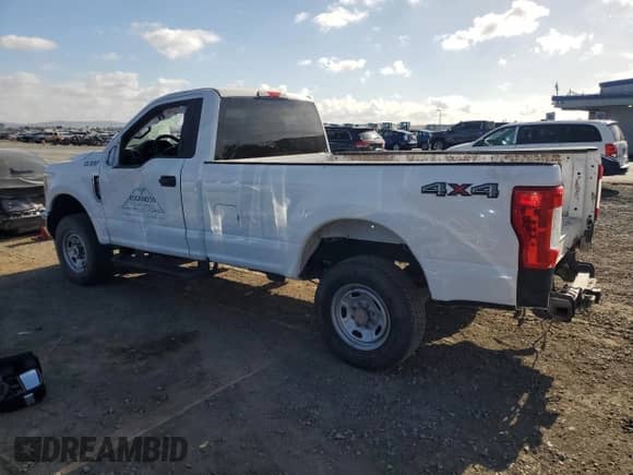 2019 Ford F-250 XL с VIN 1FTBF2B6XKEF40871, выставлен на аукционе Copart как лот 56946065 с пробегом Не указан миль и Списание • Salvage title. История ставок и продаж доступна на DreamBid. Изображение 2.