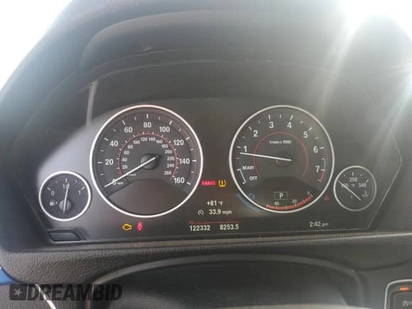 2017 BMW 3 Series 330i xDrive with VIN WBA8D9C37HA004826, listed as a Copart auction lot 84215645 with 122,332 mi miles and Salvage title. Bid and sale history available at DreamBid. Image 9.