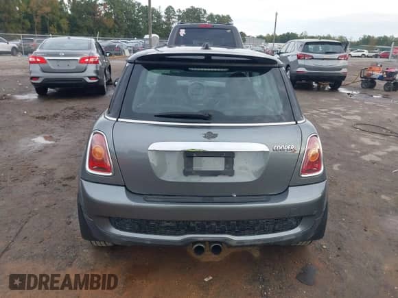 2010 MINI Hardtop S with VIN WMWMF7C50ATZ69679, listed as a IAAI auction lot 43344624 with 117,849 mi miles and . Bid and sale history available at DreamBid. Image 16.