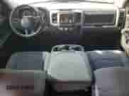 2019 Ram 1500 Express z VIN 1C6RR7KTXKS639935, wystawiony jako Copart lot #70049315 z przebiegiem 12 510 mil mil oraz Czysty tytuł • Clean title. Historia ofert i sprzedaży dostępna na DreamBid. Obrazek 8.