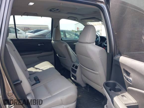 2017 Honda Pilot EX-L z VIN 5FNYF5H88HB009406, wystawiony jako IAAI lot #43081635 z przebiegiem 207 339 mil mil oraz . Historia ofert i sprzedaży dostępna na DreamBid. Obrazek 8.