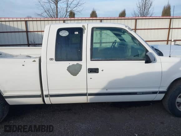 1997 GMC Sierra 1500 с VIN 2GTEC19R8V1561126, выставлен на аукционе IAAI как лот 41456149 с пробегом 240 605 миль миль и . История ставок и продаж доступна на DreamBid. Изображение 14.