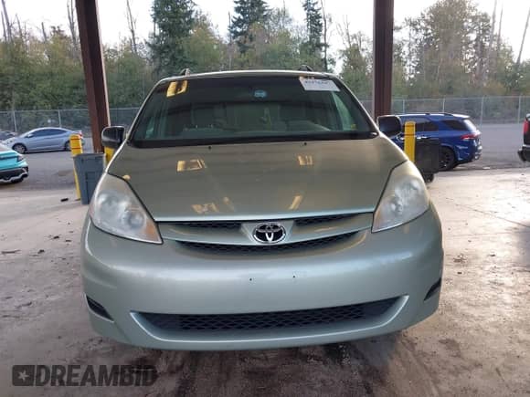 2008 Toyota Sienna LE z VIN 5TDZK23C78S183652, wystawiony jako IAAI lot #43476347 z przebiegiem 208 579 mil mil oraz . Historia ofert i sprzedaży dostępna na DreamBid. Obrazek 13.