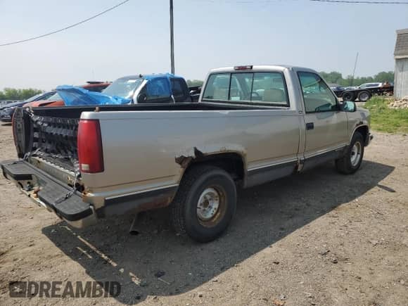 1998 GMC Sierra 1500 z VIN 1GTEC14M4WZ536003, wystawiony jako Copart lot #60216305 z przebiegiem 2 024 443 mil mil oraz Czysty tytuł • Clean title. Historia ofert i sprzedaży dostępna na DreamBid. Obrazek 3.