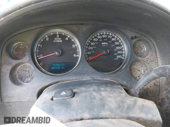 2011 Chevrolet Avalanche LS z VIN 3GNMCEE0XBG121056, wystawiony jako IAAI lot #42481426 z przebiegiem 207 183 mil mil oraz . Historia ofert i sprzedaży dostępna na DreamBid. Obrazek 7.