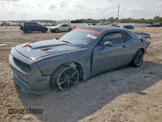 2019 Dodge Challenger R/T Scat Pack with VIN 2C3CDZFJ8KH687897, listed as a Copart auction lot 71922875 with 27,832 mi miles and Salvage title. Bid and sale history available at DreamBid. Image 1.
