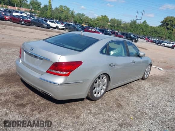 2013 Hyundai Equus Signature с VIN KMHGH4JH0DU071728, выставлен на аукционе IAAI как лот 43319700 с пробегом 80 966 миль миль и . История ставок и продаж доступна на DreamBid. Изображение 4.