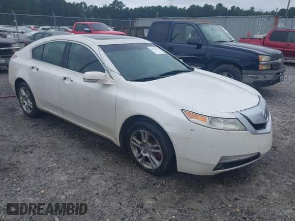 2011 Acura TL Technology with VIN 19UUA8F50BA005035, listed as a IAAI auction lot 43367825 with 261,356 mi miles and . Bid and sale history available at DreamBid. Image 1.