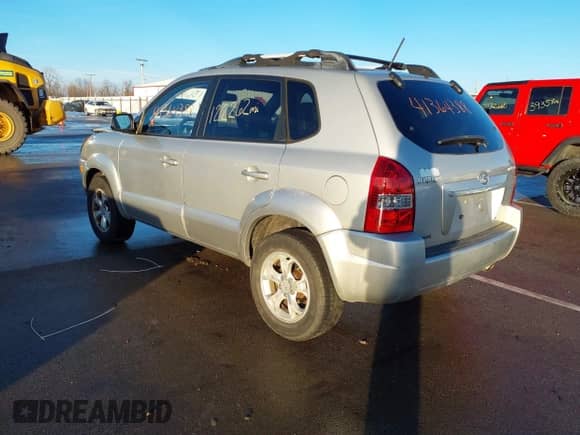 2009 Hyundai Tucson с VIN KM8JN12B99U014426, выставлен на аукционе IAAI как лот 41364388 с пробегом 122 262 миль миль и . История ставок и продаж доступна на DreamBid. Изображение 3.